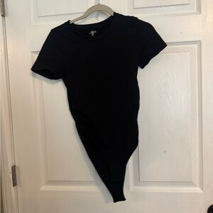 OQQ Women’s Black Short Sleeve Bodysuit Size Small